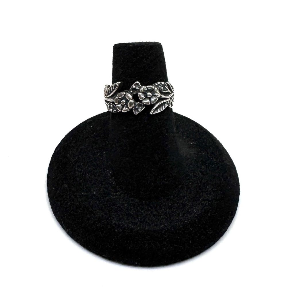 Sterling Silver Flower and Leaf Band Carved Floral Ring Size 5 1/4
